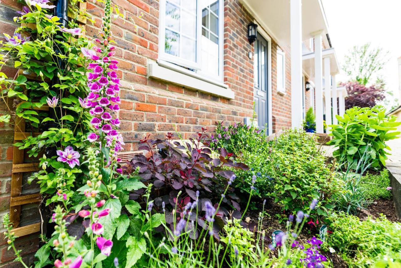 Riverside Stays, Modern House Stays, Shefford, Bedfordshire Exterior photo